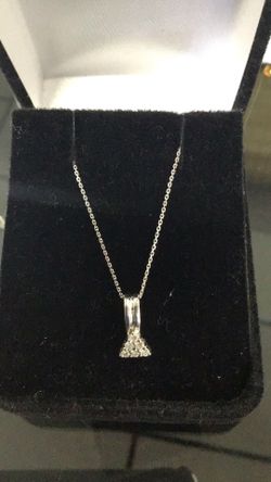 10k White Gold Thin Chain & Diamond Pendant 19”  🎁