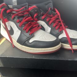 Air Jordan 1 Mid