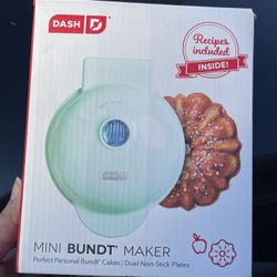 Dash Mini Bundt Maker