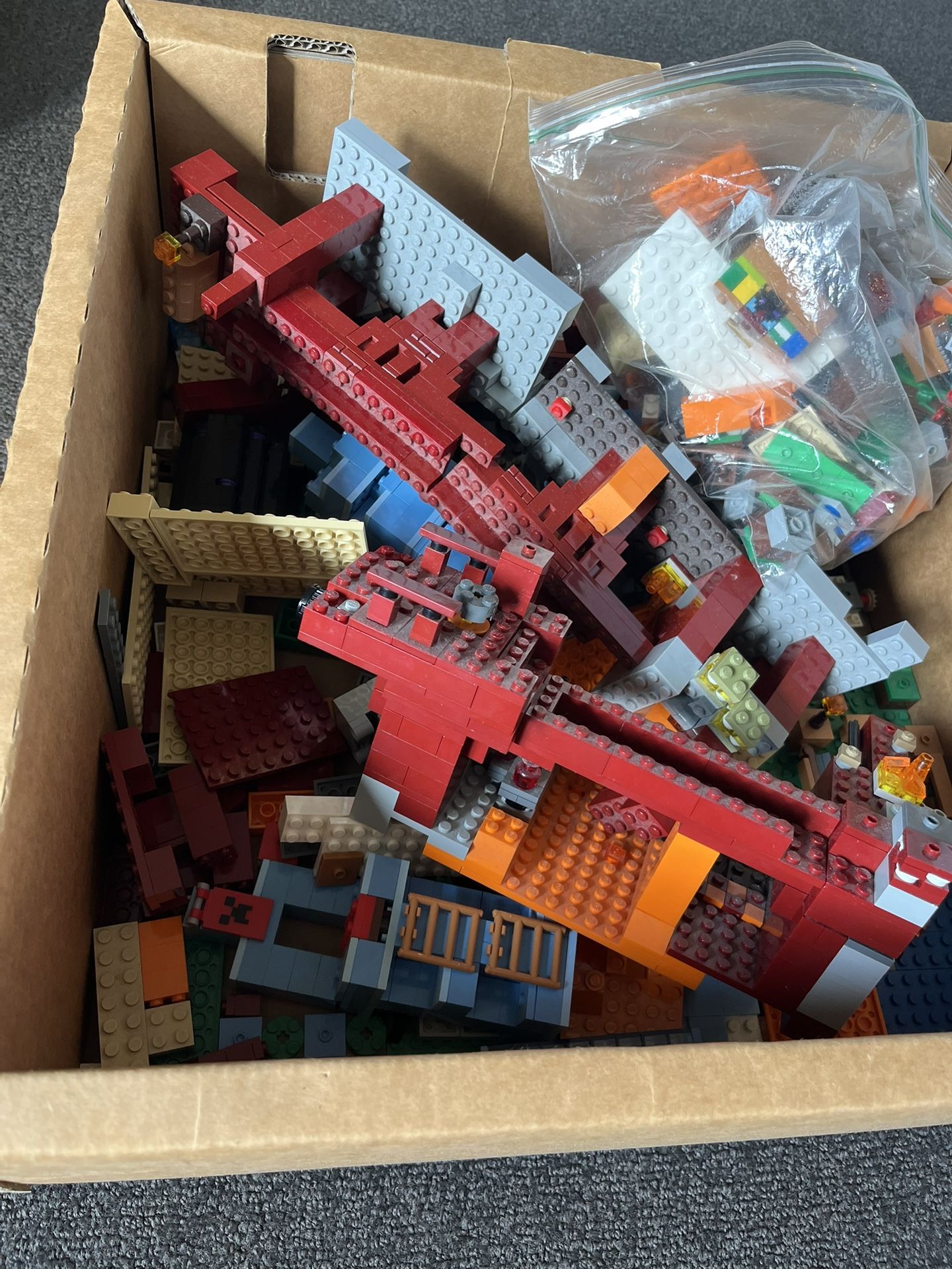 Big Box of Lego Minecraft Sets & Minifigures 