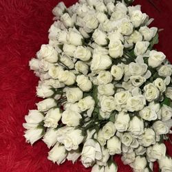 Small White Roses Centerpieces 