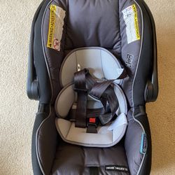 Graco Newborn Car seat 