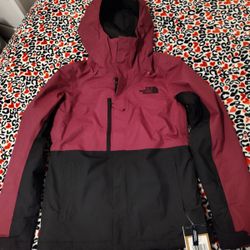 WOMENS NORTH FACE JACKET