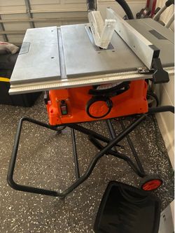 Cutting machine with desktop and wheels