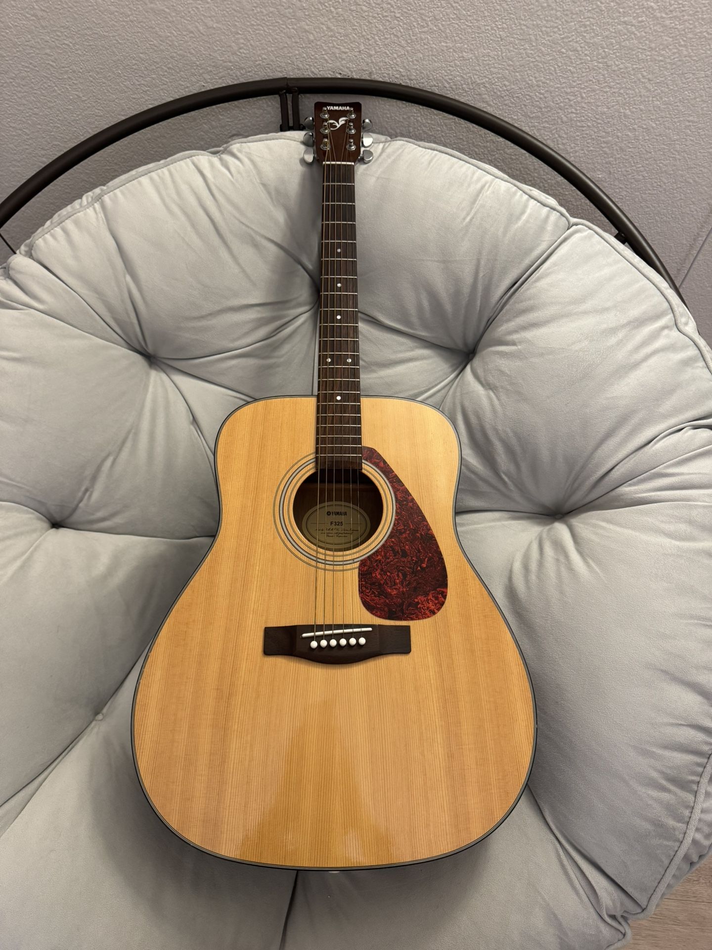 Yamaha F325 Acoustic Guitar