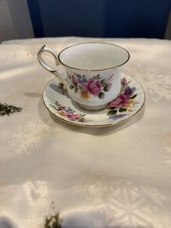 Vintage Teacup and Saucer: Floral Gold Trim
