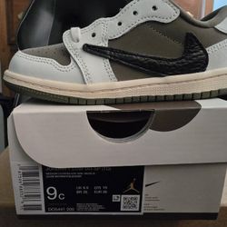 Jordan 1 Low OG SP Travis Scott Medium Olive - Size 9c TD