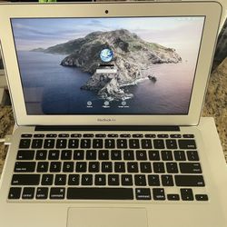 Apple MacBook Air 11” 2012 (with Box)