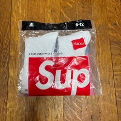 Supreme white Socks – Brand New