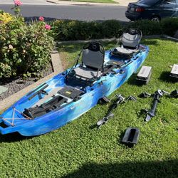 2 Person Fishing Kayak With Propeller Drives, Rod Holders