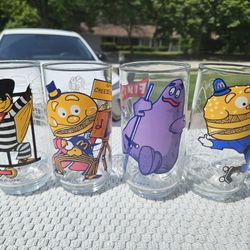 Vintage MCdonalds Glasses. Set Of 4