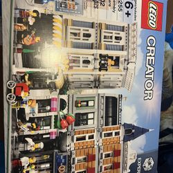 Lego Creator Town Square 