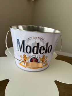 Modelo beer bucket