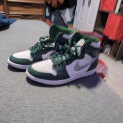 NIKE Jordan 1 Retro High OG Gorge Green
