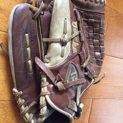 Louisville 12” Baseball Glove