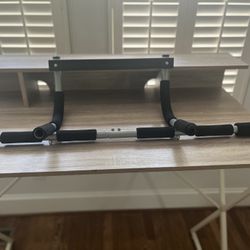 Retro Pull Up Bar 