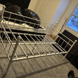 Metal Twin Size Day Bed 