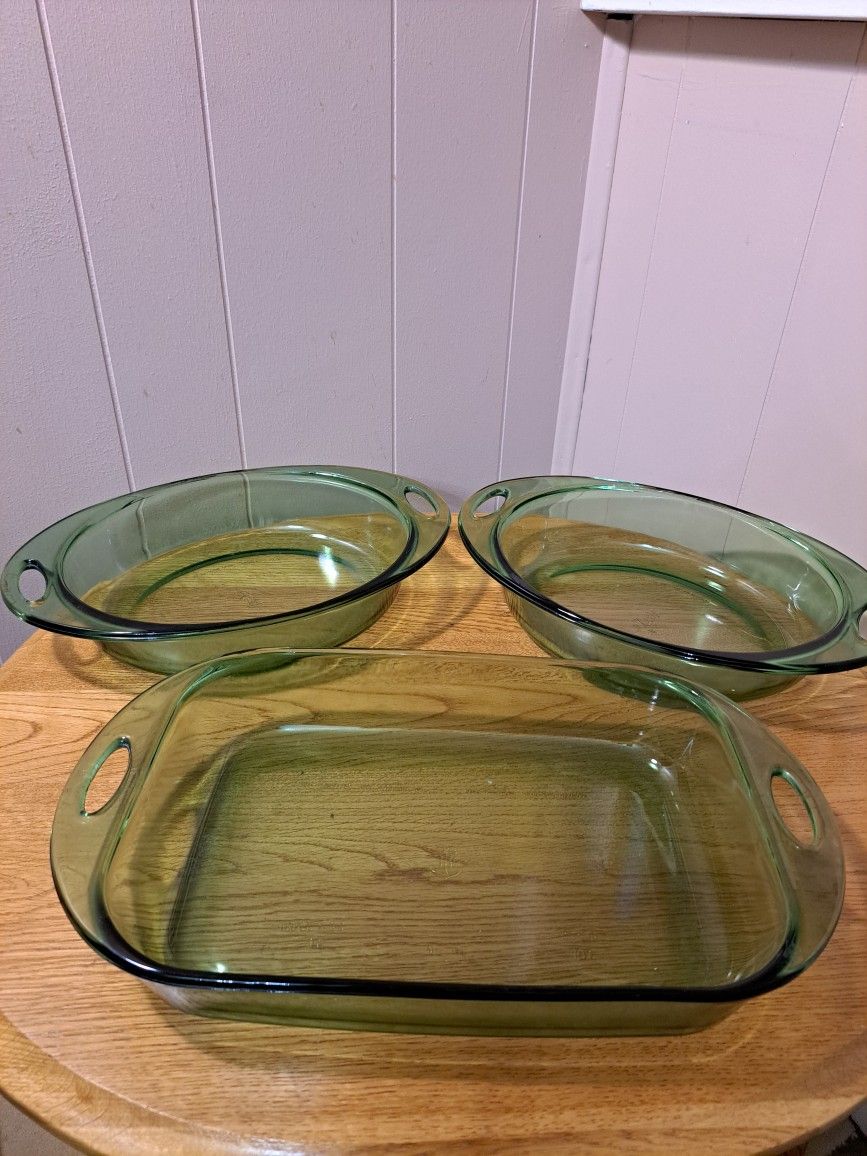 Set of 3 Green Serving Pans – 2 Oval Pan and 1 Rectangular Pan – Vintage 2QT
Oval Pans