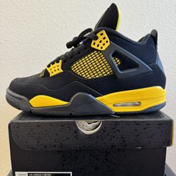 Jordan 4 Retro Yellow Thunder Size 8.5 Mens (VNDS Worn once) -$240