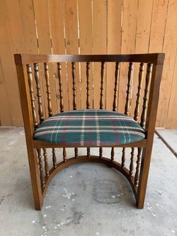 Vintage spindle barrel back chair