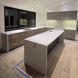 Countertop Installation & Slab Fabrication 