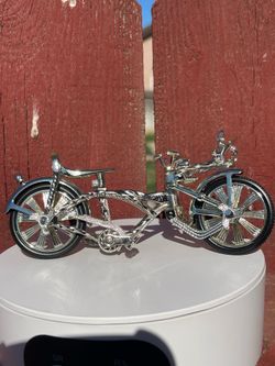 2000  Limited Edition Hot Wheels Chrome Lowrider 1:18 scale Bicycle