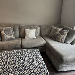 Couch, Great Condition, Pickup Only 
