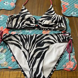 Zebra Print 2 Piece Swimsuit Size Large