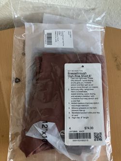 Lululemon NWT Breezethrough High-Rise Short 6" size 4