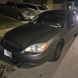 2001 Ford Taurus