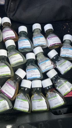 New acrylic and oil mixes and varnishes