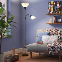 Lamp with lightbulbs