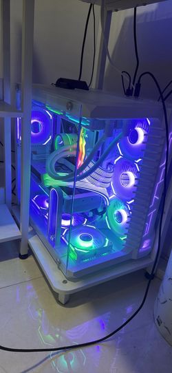 High-End White Gaming PC – RTX 5070 Ti / Ryzen 9 9900X