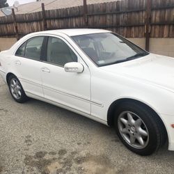 C240 Mercedes Benz 2004