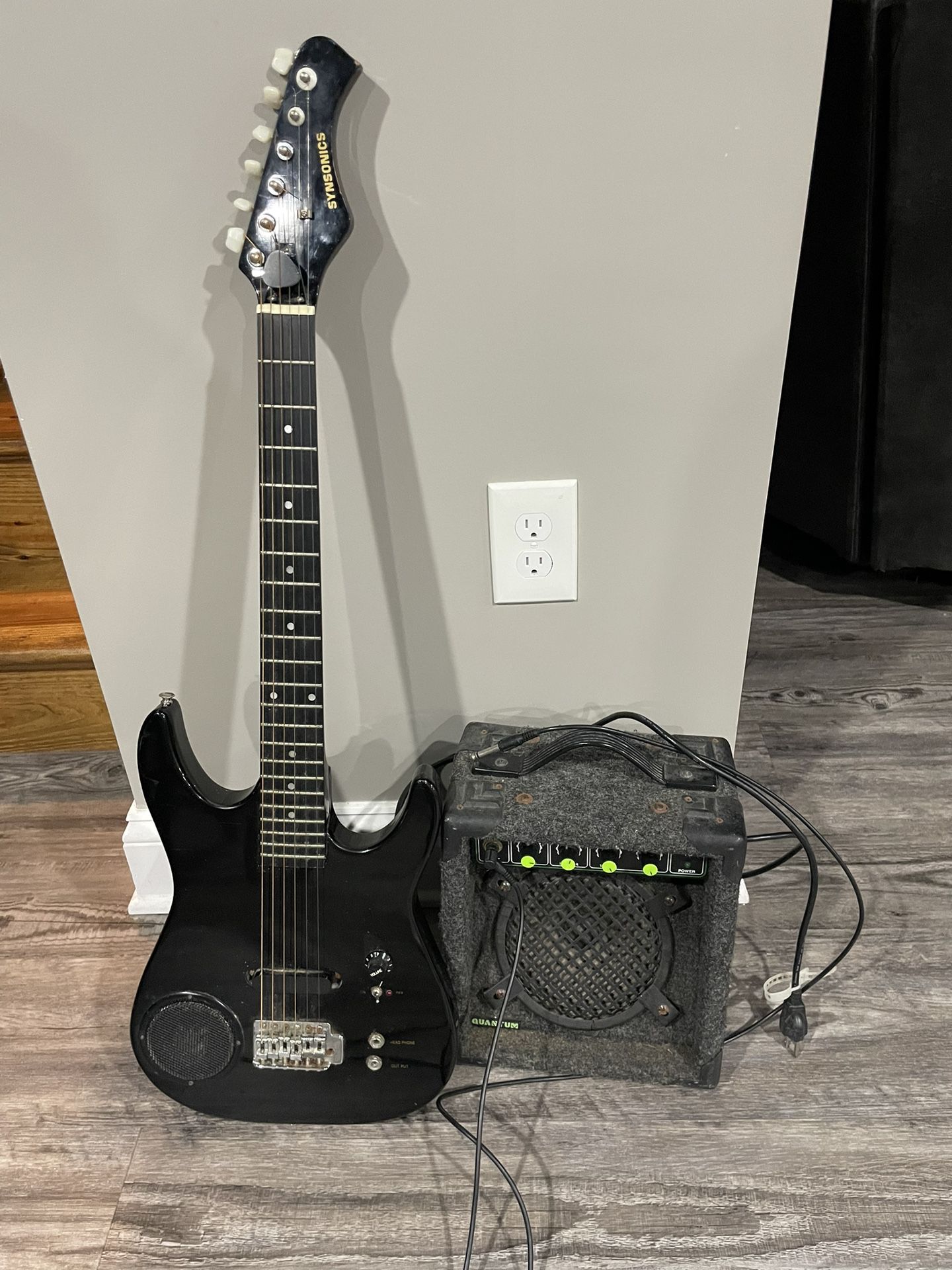Synsonics Electric Guitar & Amp