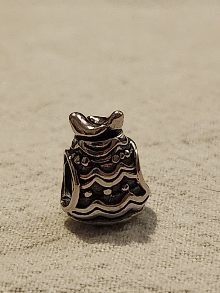 NEW Authentic Chamilia Charm. Doves Wedding Cake # GA-50. Sterling Silver Charm. Bundle to save on shipping costs! Please check out my other numer