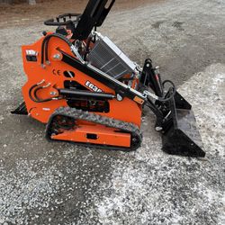 13.5hp Mini Skid 