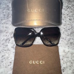 Gucci Gradient Tortoise Sunglasses W/Case And Cloth