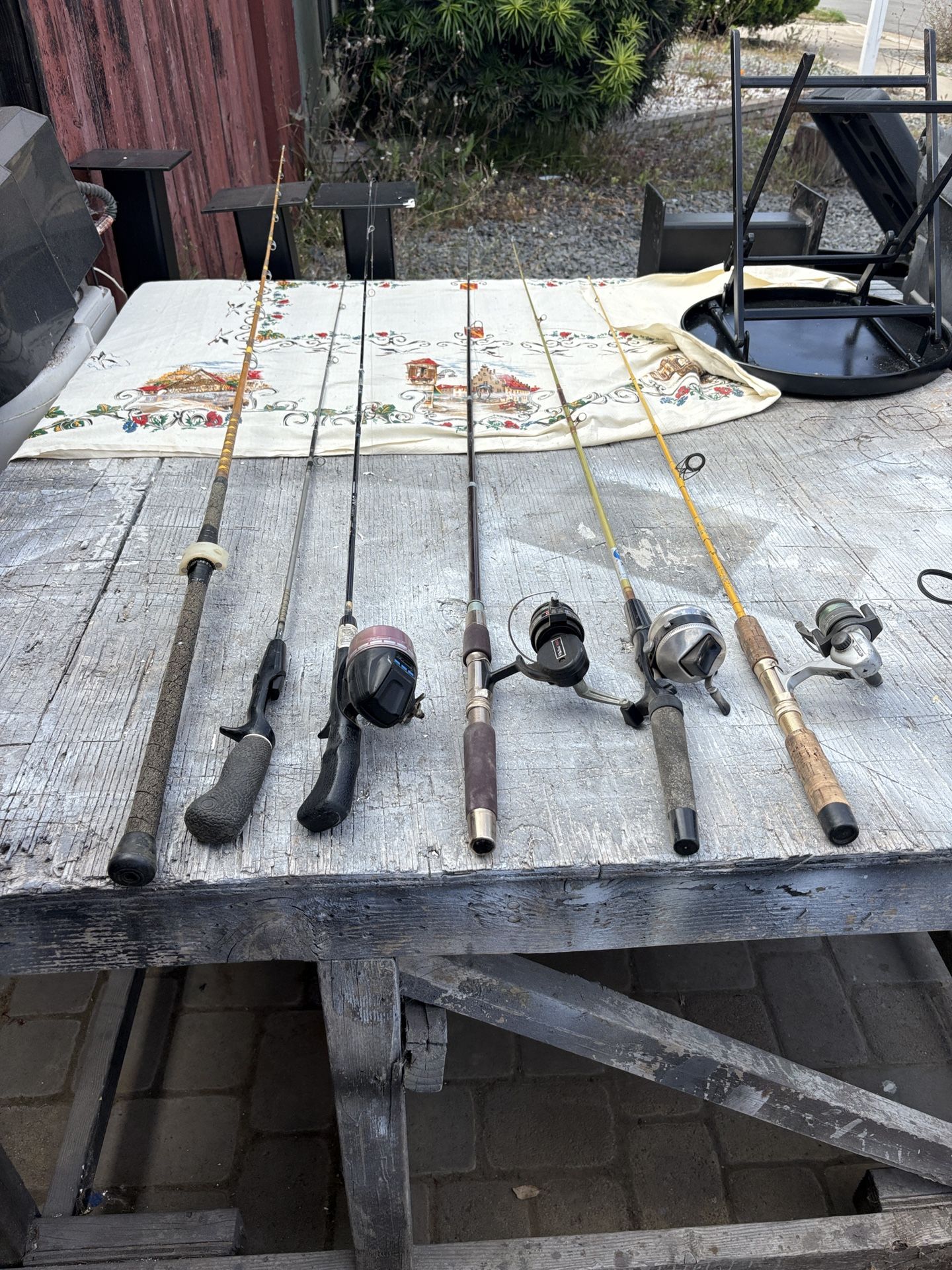 Fishing rods and reels lot