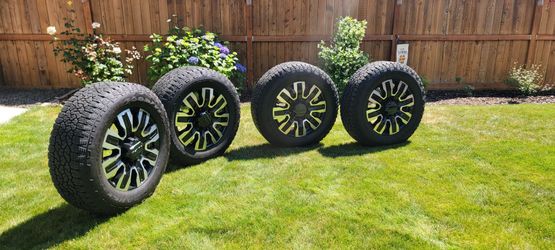 GMC Denali 2500HD Wheels and Tires