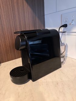 Nespresso Mini De'Longhi coffee machine