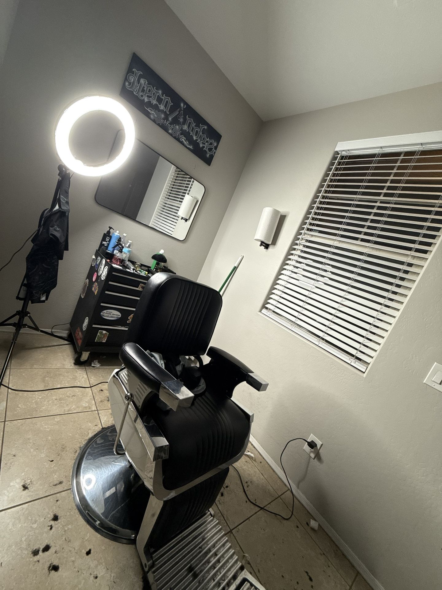 BARBER CHAIR 