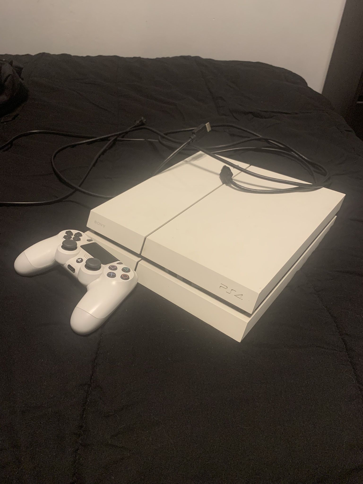 White PS4
