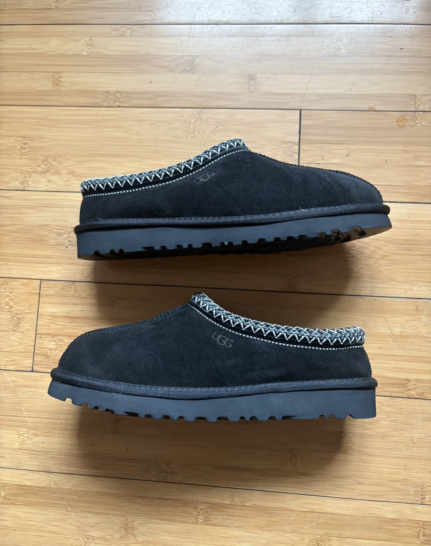 Uggs Tasman Size 9
