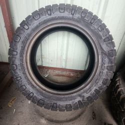 (1) Tire Nitto Terragrappler 