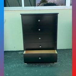 5 drawers dresser / Five drawers dresser