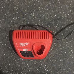 Milwaukee M12 Charger 