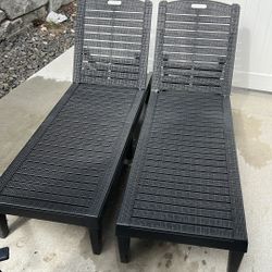 Outdoor Lounge Chairs 