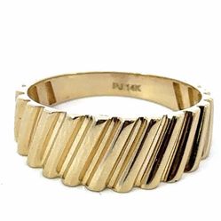 Woman’s Ladies 14k Yellow Gold Ribbed Band Ring Size 7 GP3115375