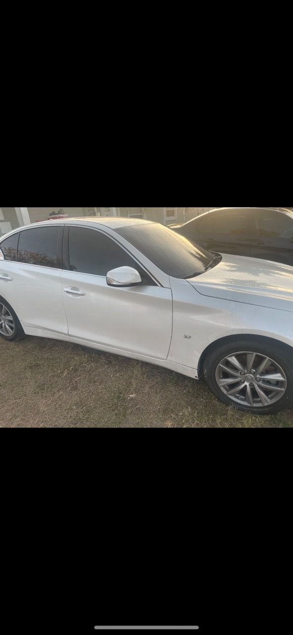 2015 Infiniti Q50